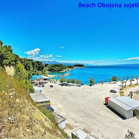 Διαμέρισμα Dora In Center Of *