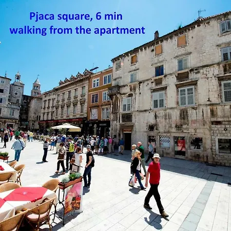 Διαμέρισμα Dora In Center Of *